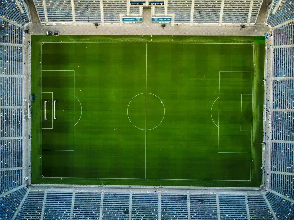 Pressing Traps in the Midfield Third